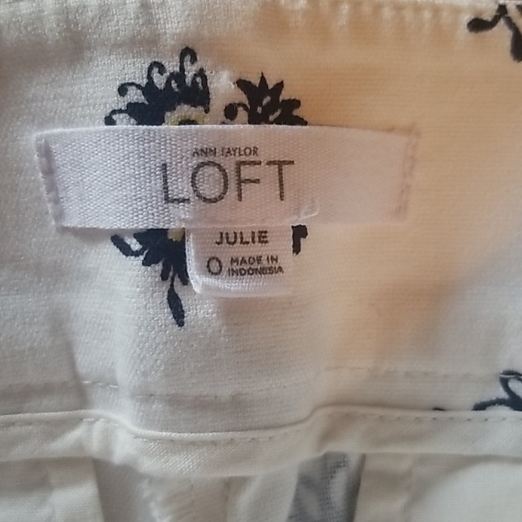 Loft Ivory Black Yellow Floral Julie Crop Pants 0 - Picture 3 of 6